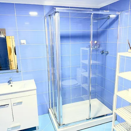 شقة - Comfortable Downtown Stay!